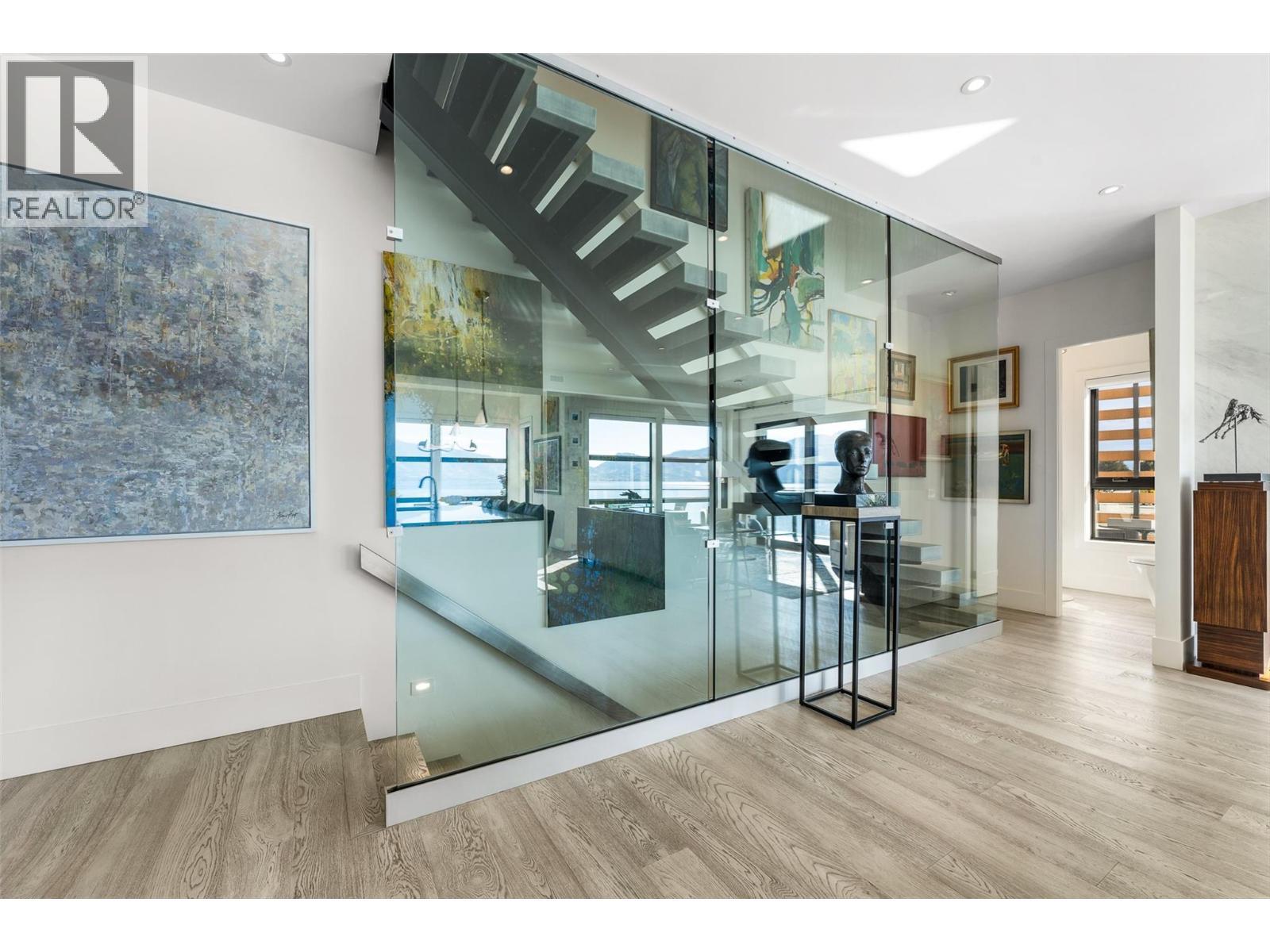 4364 Beach Avenue Unit# 1. Peachland, British Columbia