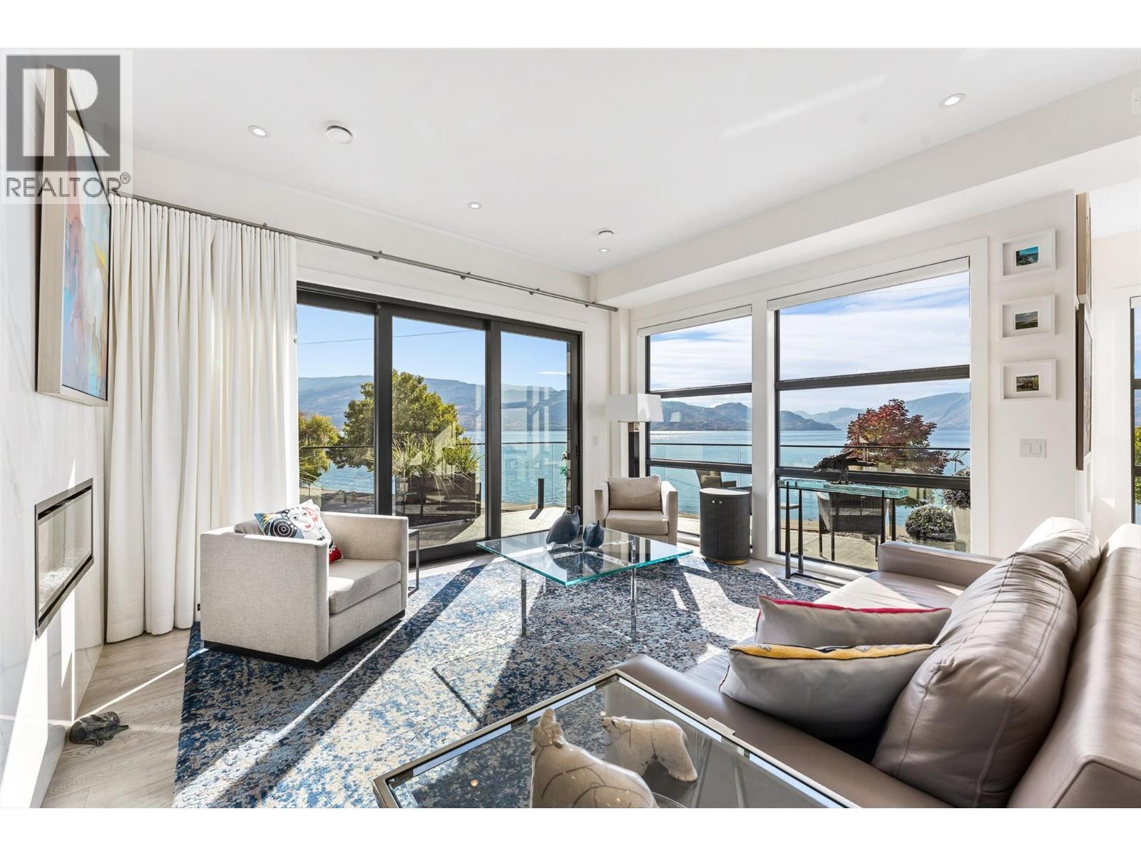 4364 Beach Avenue Unit# 1. Peachland, British Columbia