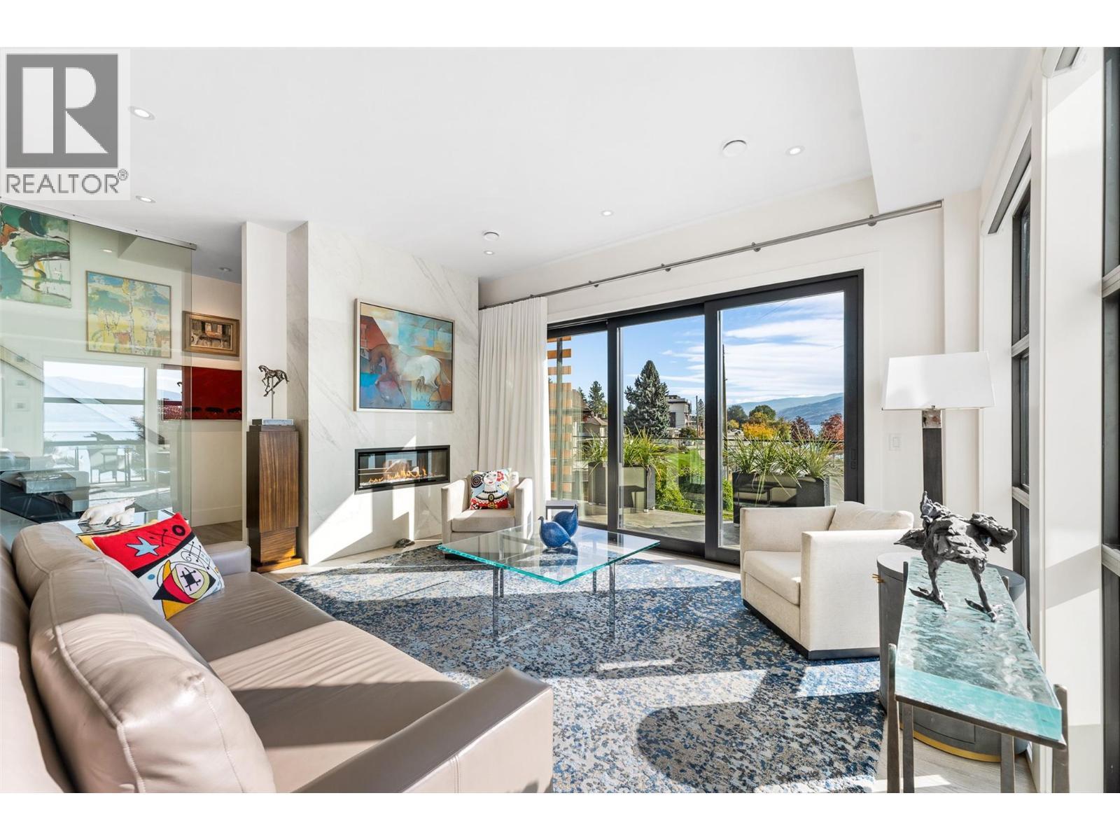 4364 Beach Avenue Unit# 1. Peachland, British Columbia