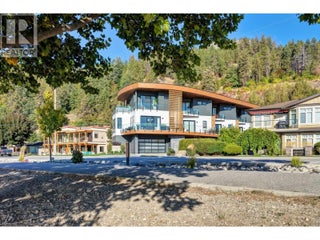 4364 Beach Avenue Unit# 1. Peachland, British Columbia