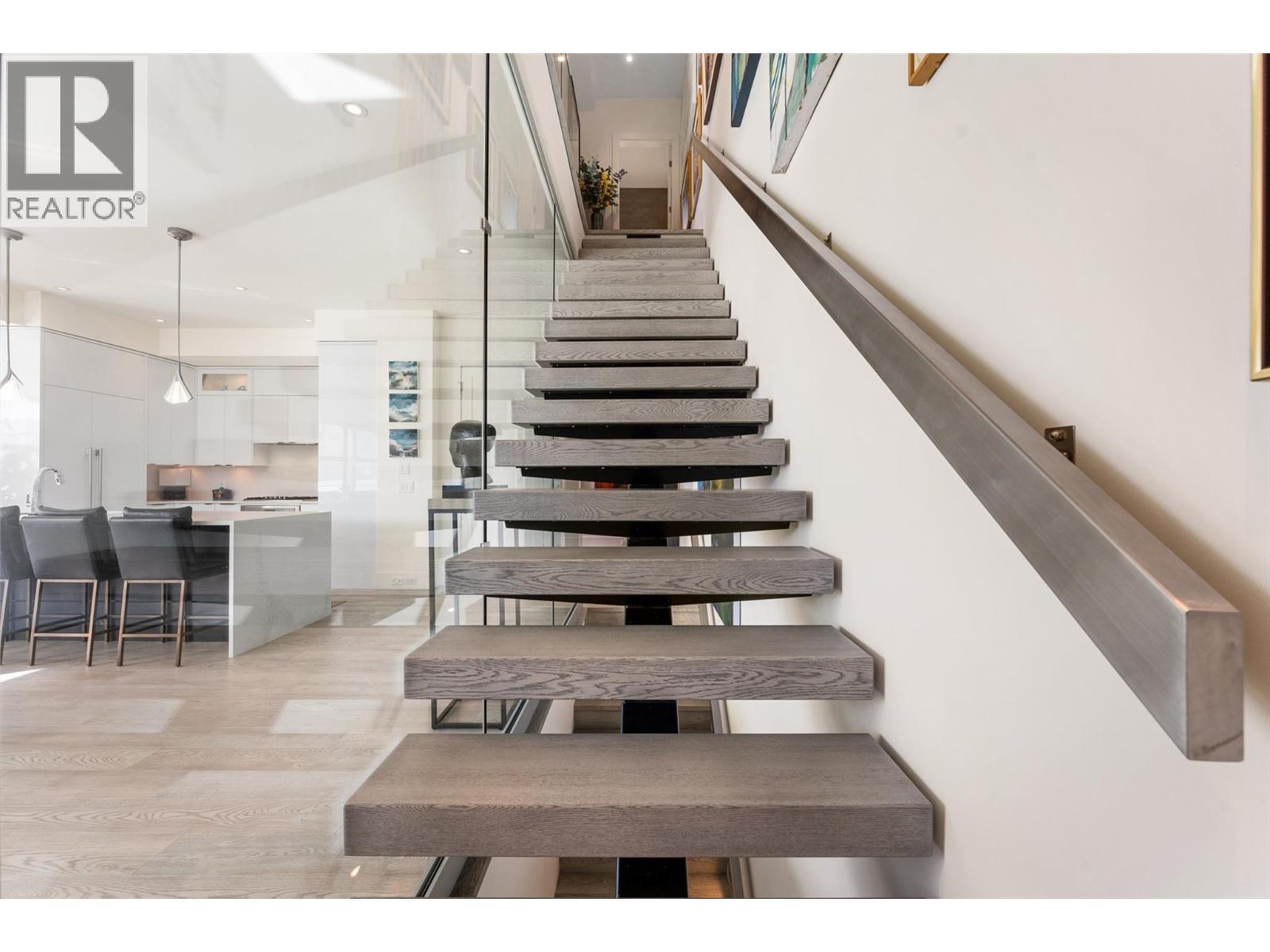 4364 Beach Avenue Unit# 1. Peachland, British Columbia