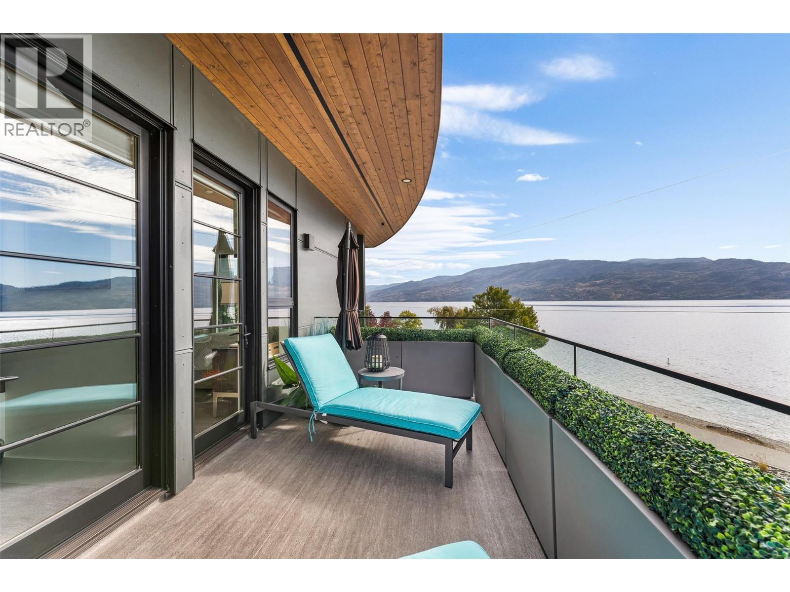 4364 Beach Avenue Unit# 1. Peachland, British Columbia