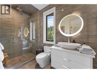 4364 Beach Avenue Unit# 1. Peachland, British Columbia