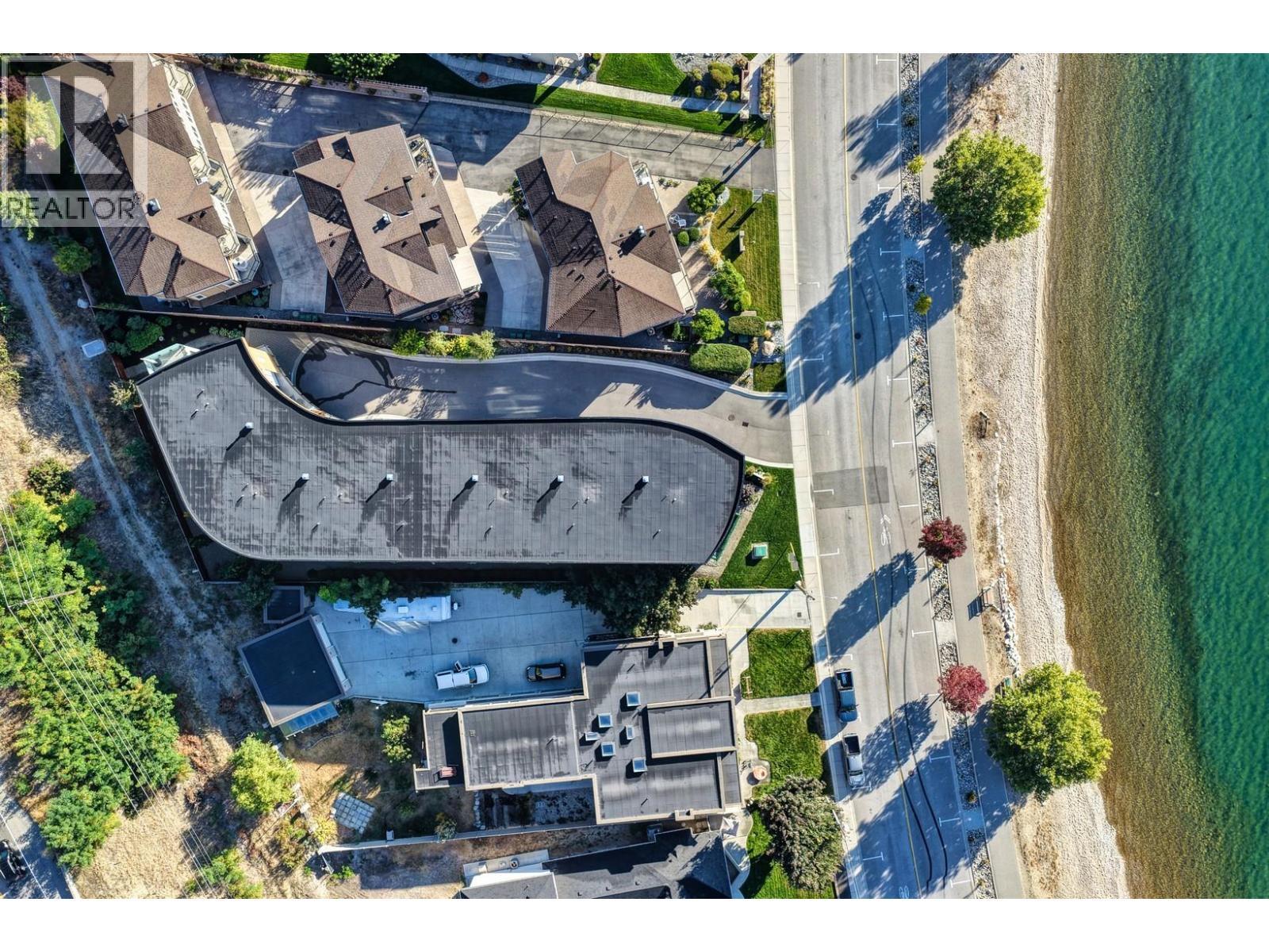 4364 Beach Avenue Unit# 1. Peachland, British Columbia