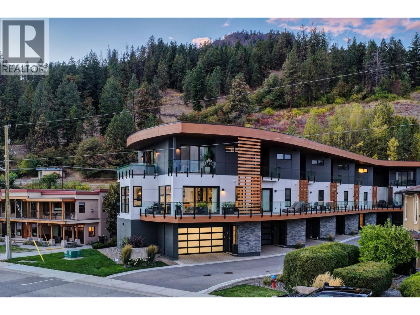 4364 Beach Avenue Unit# 1. Peachland, British Columbia