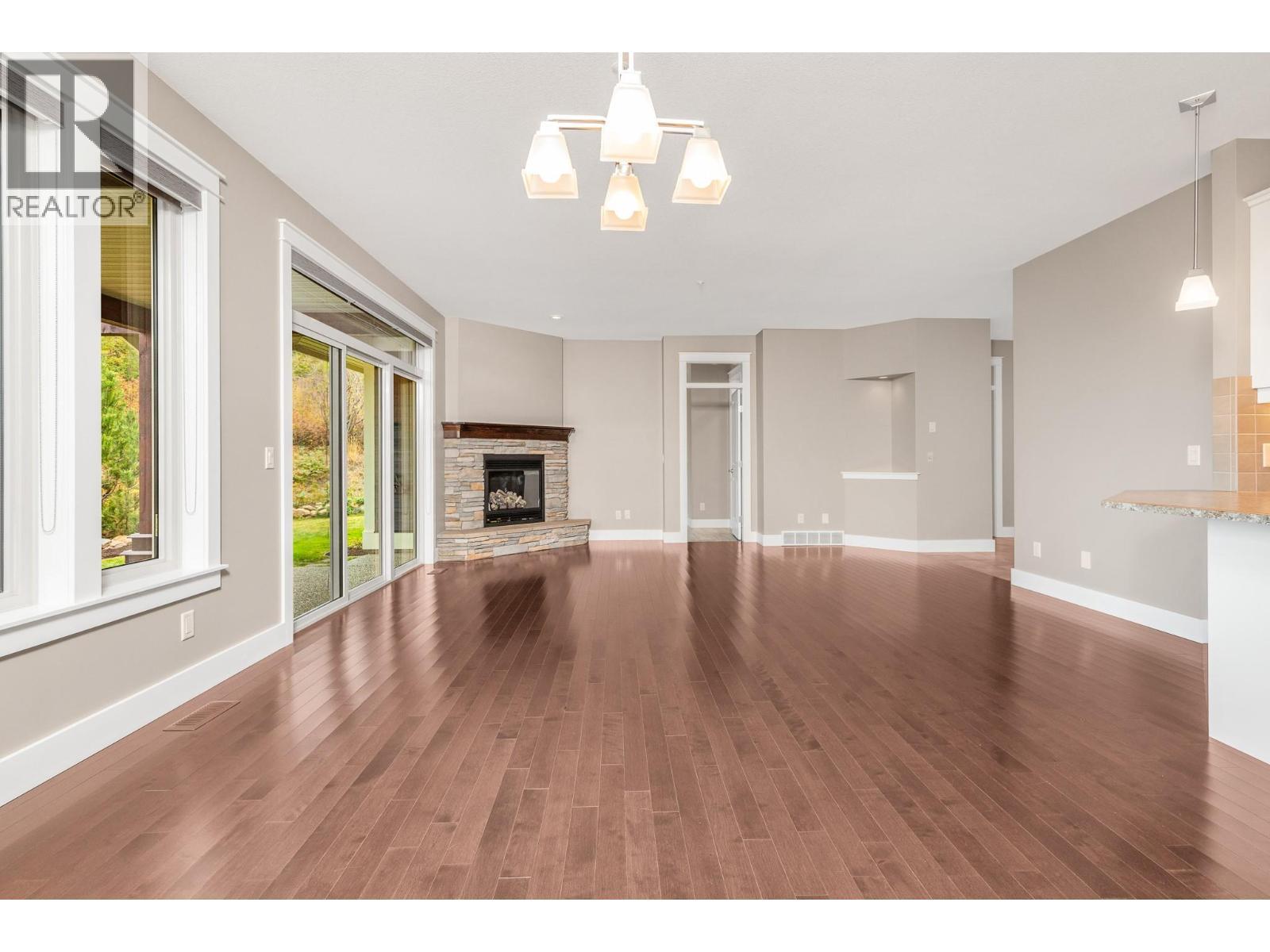 501 Longspoon Bay. Vernon, British Columbia