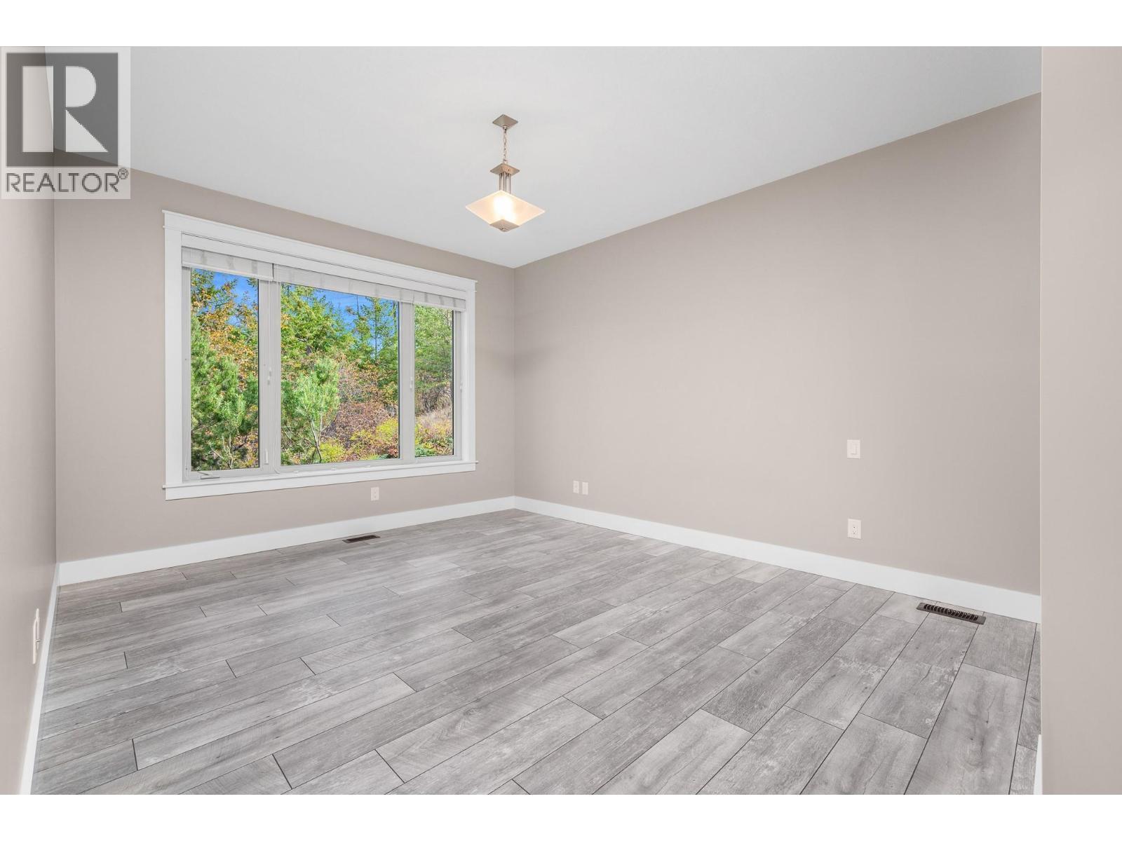 501 Longspoon Bay. Vernon, British Columbia