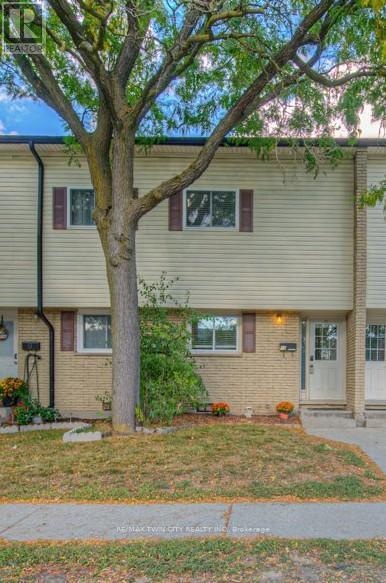 10 - 211 Veronica Drive, Kitchener