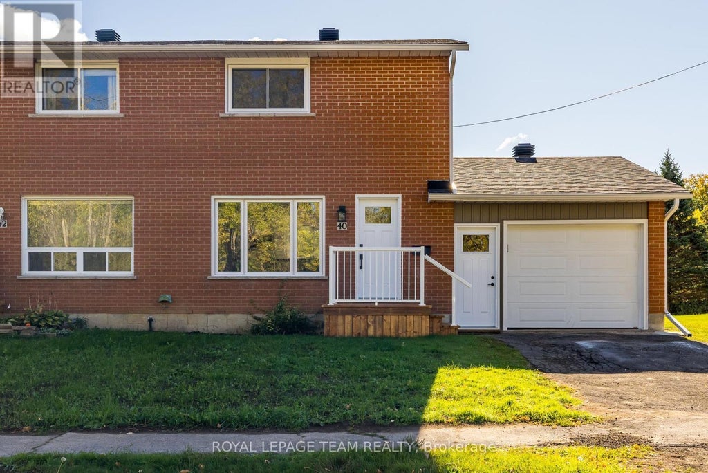 40 Beach Avenue, South Dundas (iroquois)