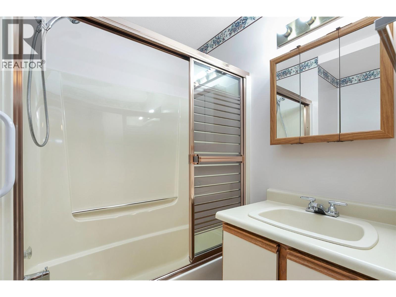 489 Hwy 33 Highway Unit# 208. Kelowna, British Columbia