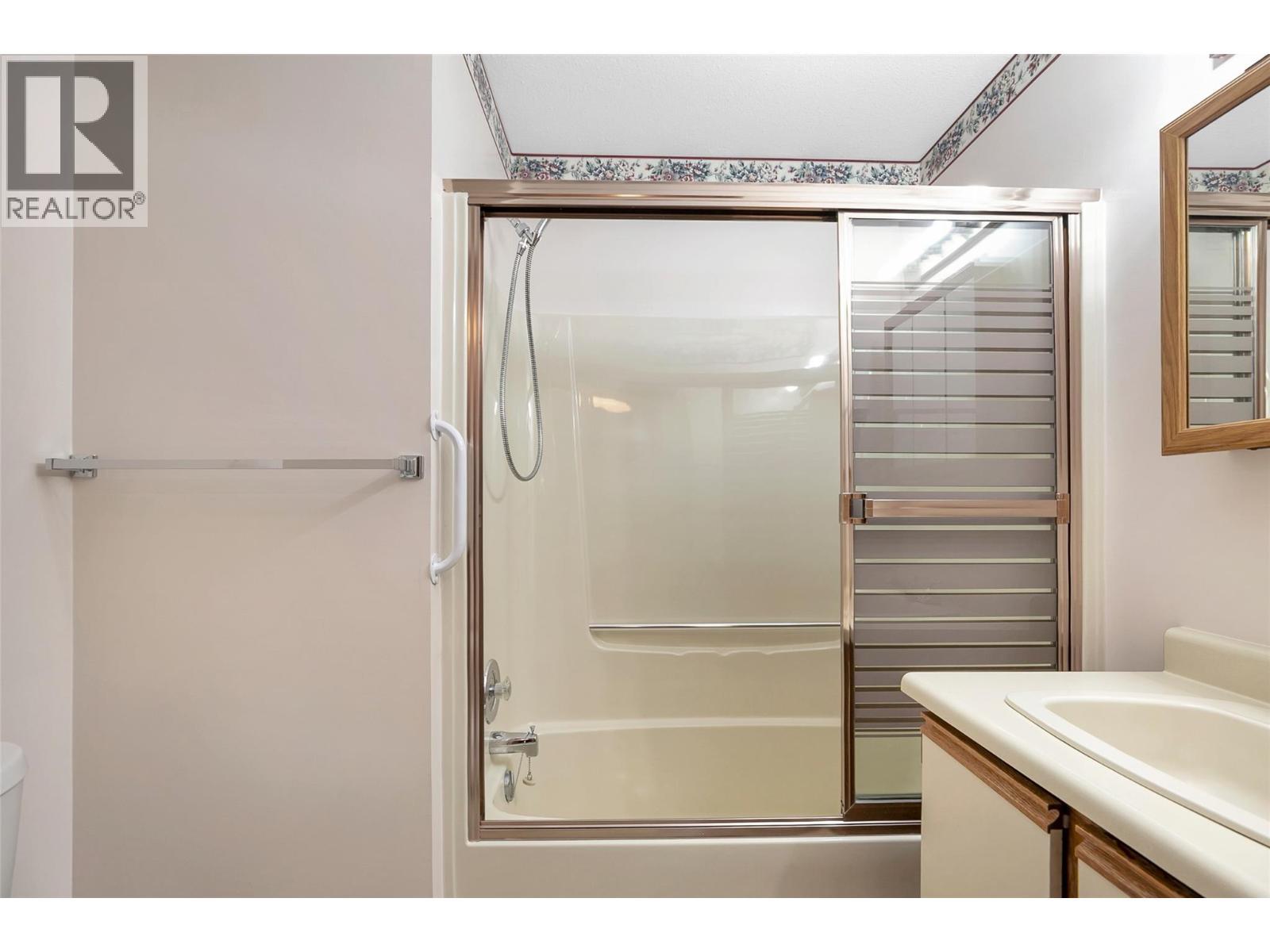 489 Hwy 33 Highway Unit# 208. Kelowna, British Columbia