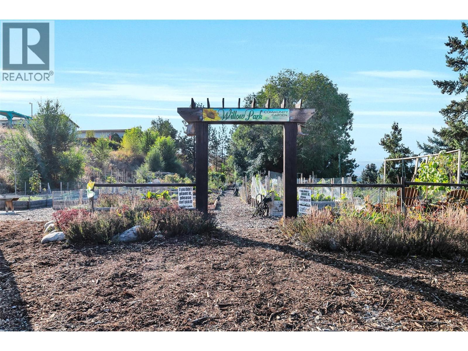 489 Hwy 33 Highway Unit# 208. Kelowna, British Columbia