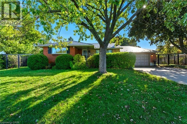 67 Lakeside Drive, Grimsby