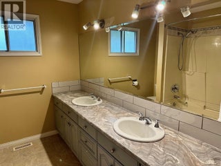 7910 Lakeview Drive. Coldstream, British Columbia