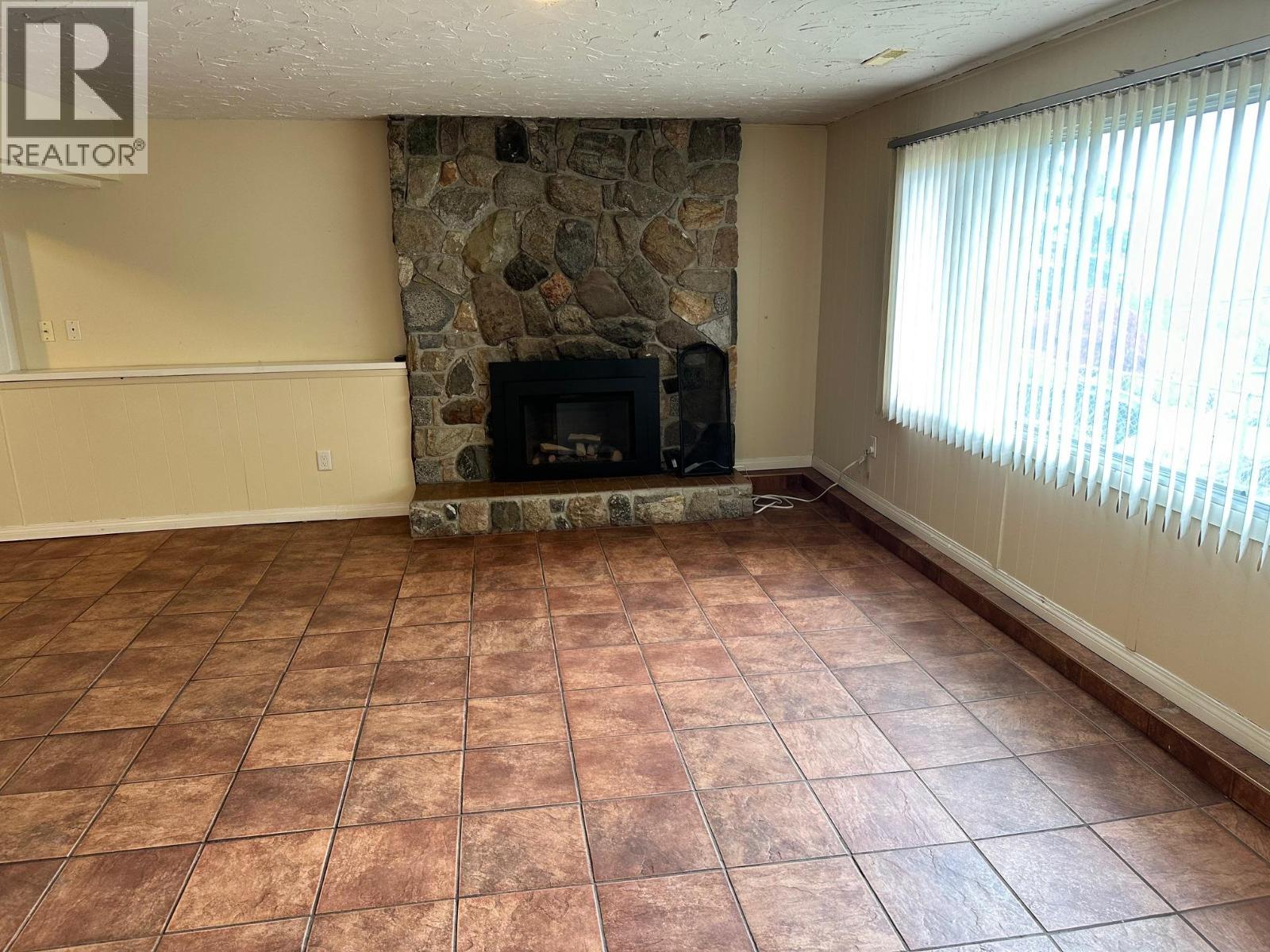 7910 Lakeview Drive. Coldstream, British Columbia