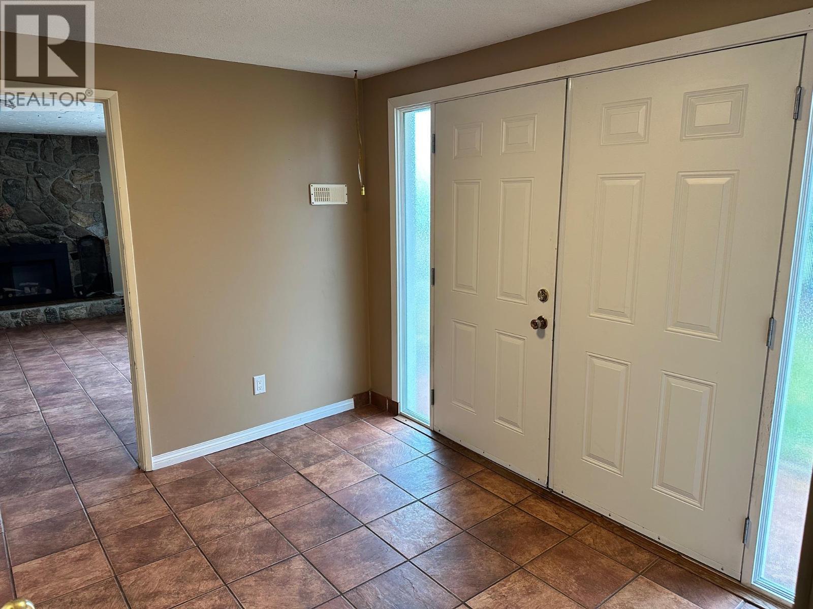 7910 Lakeview Drive. Coldstream, British Columbia