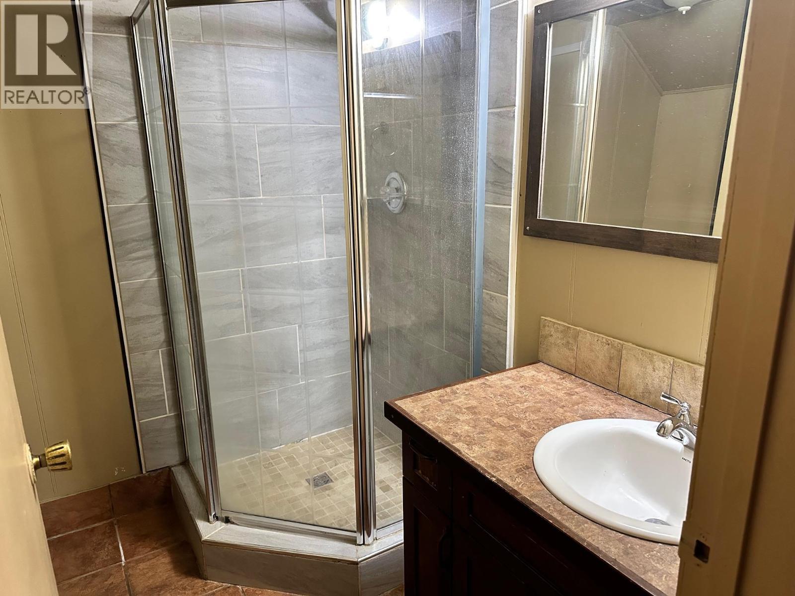 7910 Lakeview Drive. Coldstream, British Columbia