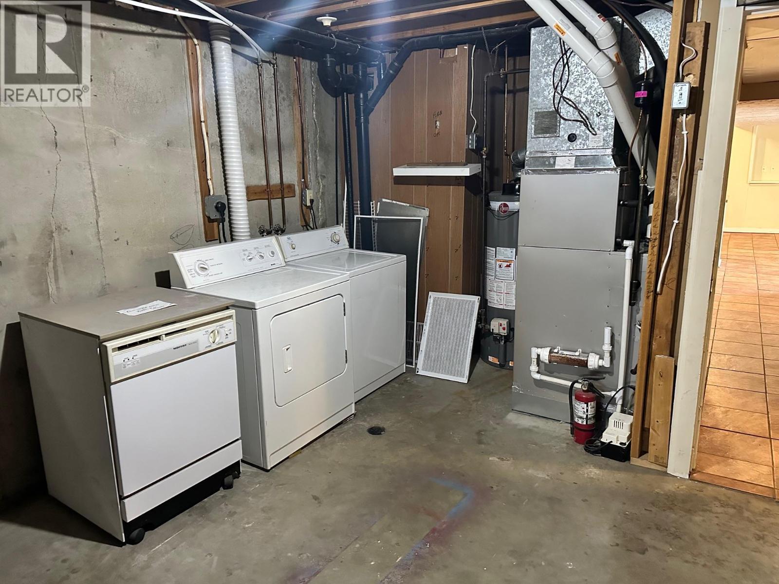 7910 Lakeview Drive. Coldstream, British Columbia