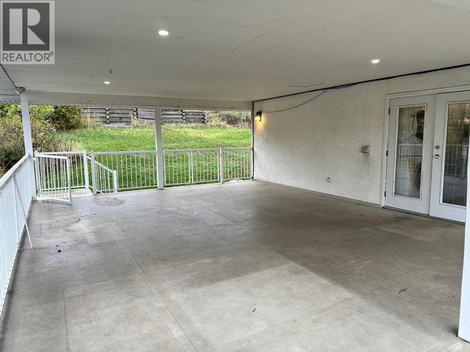 7910 Lakeview Drive. Coldstream, British Columbia