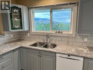 7910 Lakeview Drive. Coldstream, British Columbia