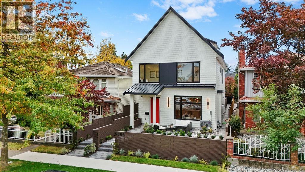 1 5883 Sophia Street, Vancouver