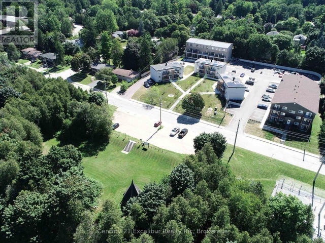 9 - 320 Queen Street E, Centre Wellington (fergus)