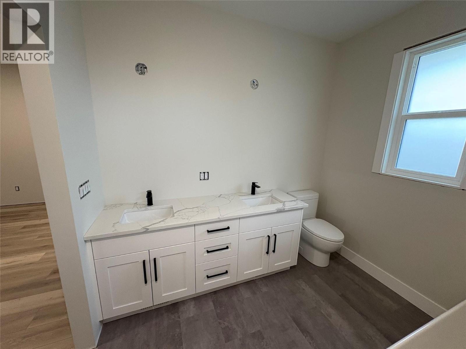 2520 Golf View Crescent. Blind Bay, British Columbia