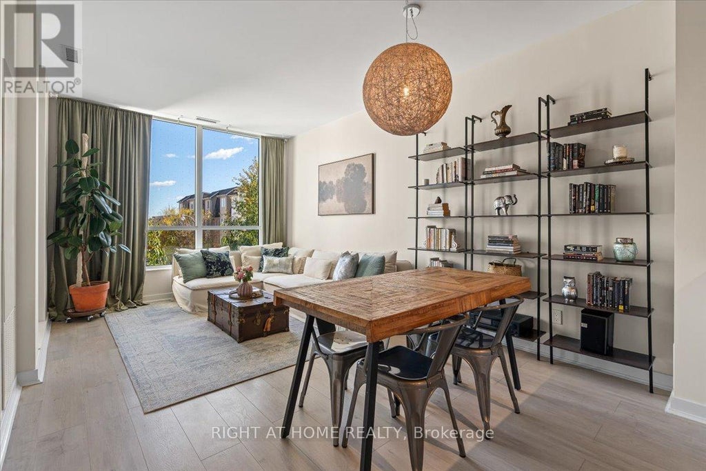 210 - 8 Trent Avenue, Toronto (east End-Danforth)