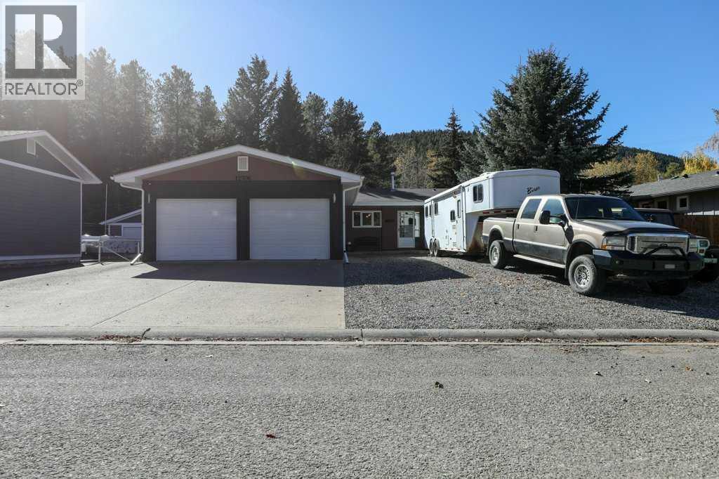 12706 16 Avenue, Blairmore