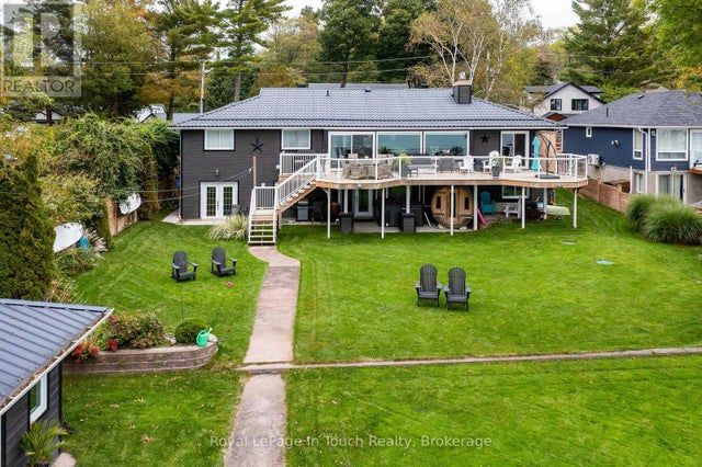 8 Tiny Beaches Road S, Tiny