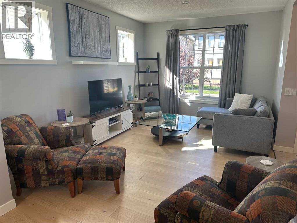 64 Elgin Meadows Manor Se, Calgary