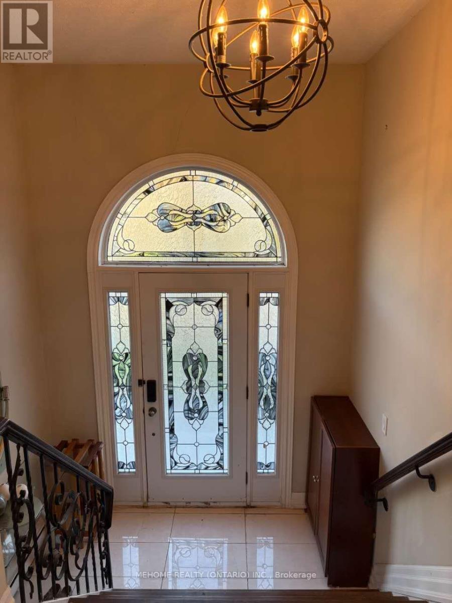 Upper Unit - 41 Clancy Drive, Toronto (don Valley Village)