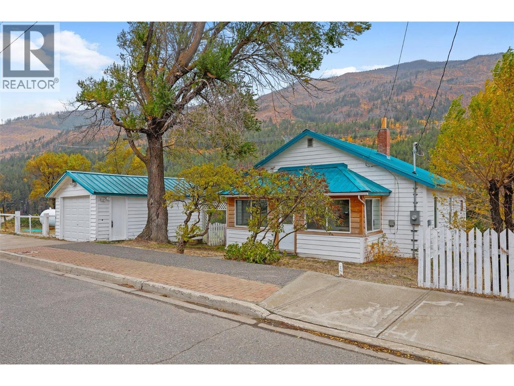 124 Fraser Street, Lytton