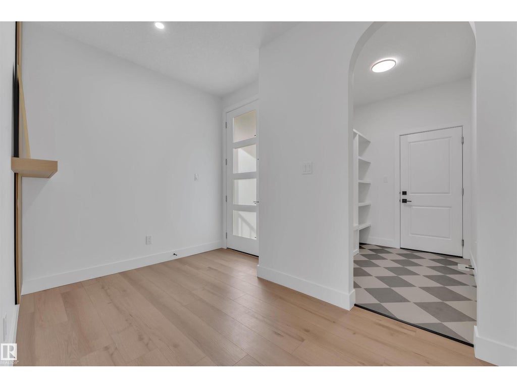 2408 1 Ave Sw Sw, Edmonton