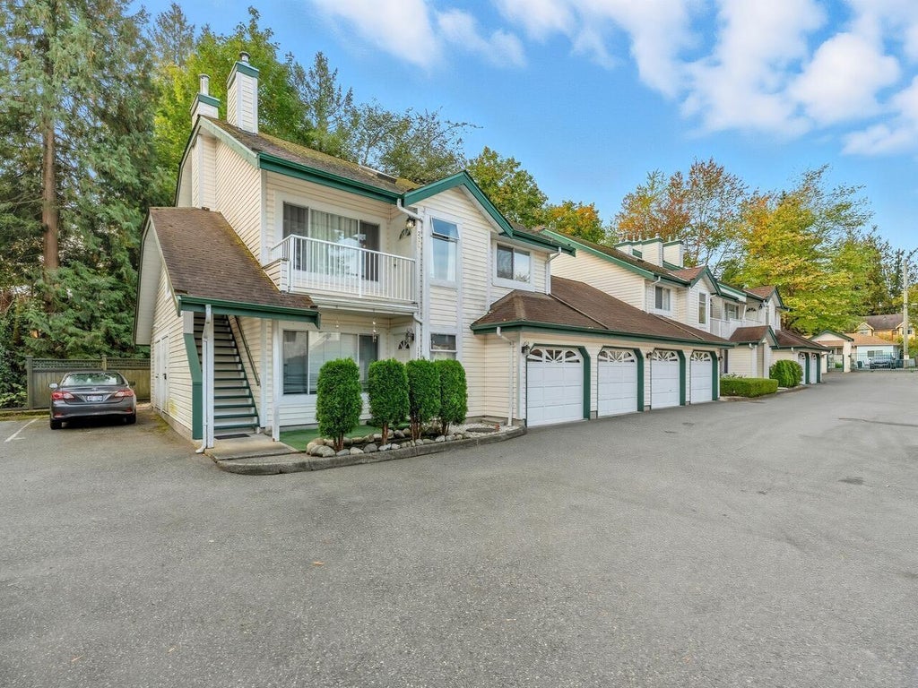 210 10308 155a Street, Surrey