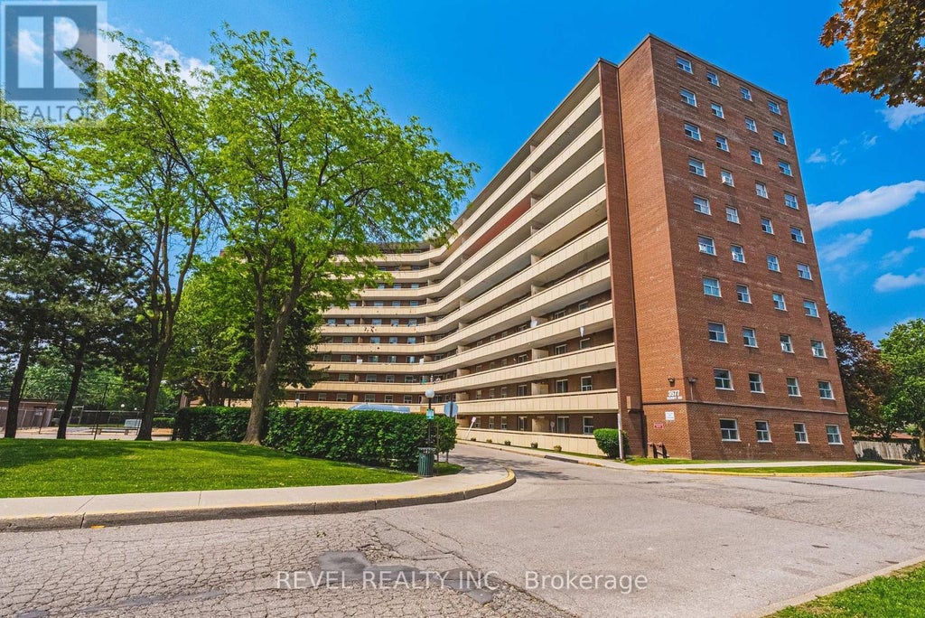 805 - 3577 Derry Road E, Mississauga (malton)
