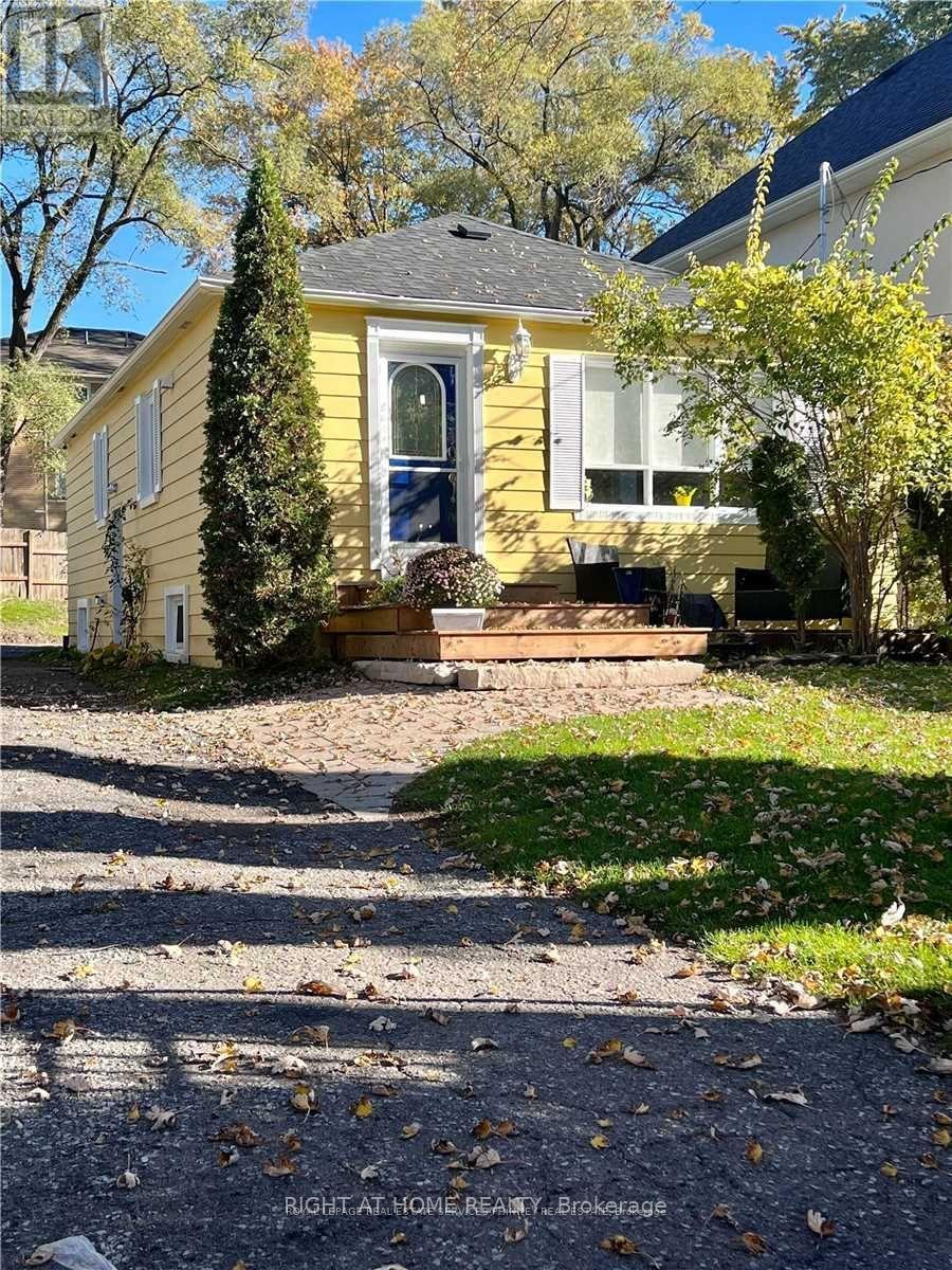 71 Mississauga Road N, Mississauga (port Credit)