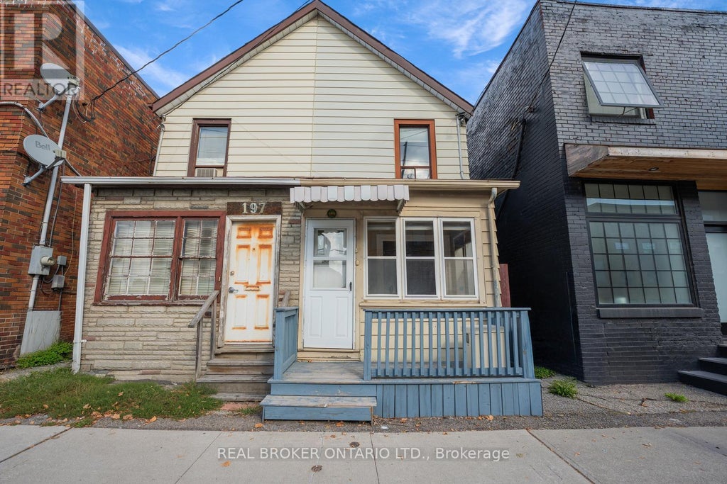 195 Islington Avenue, Toronto (new Toronto)