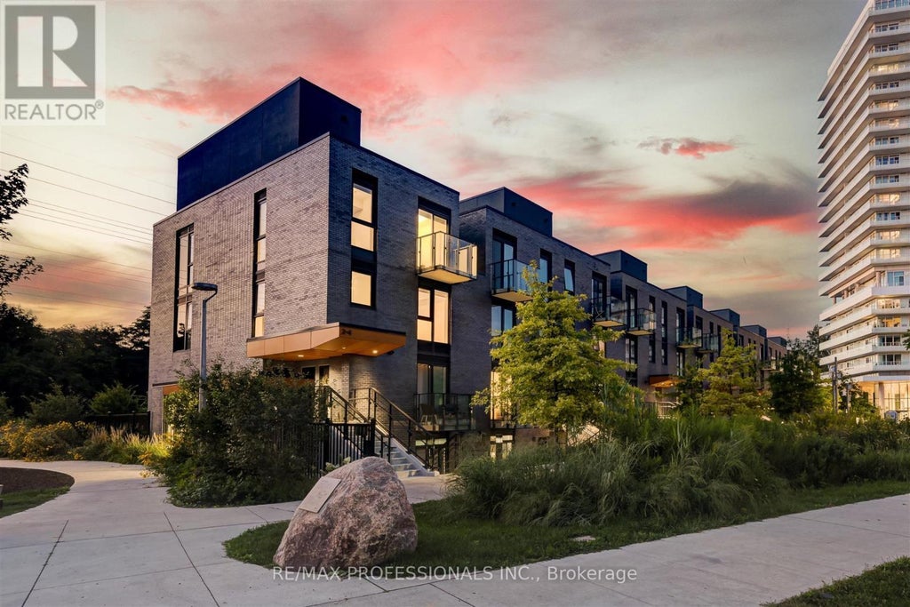 Th3 - 10 Brin Drive, Toronto (edenbridge-Humber Valley)