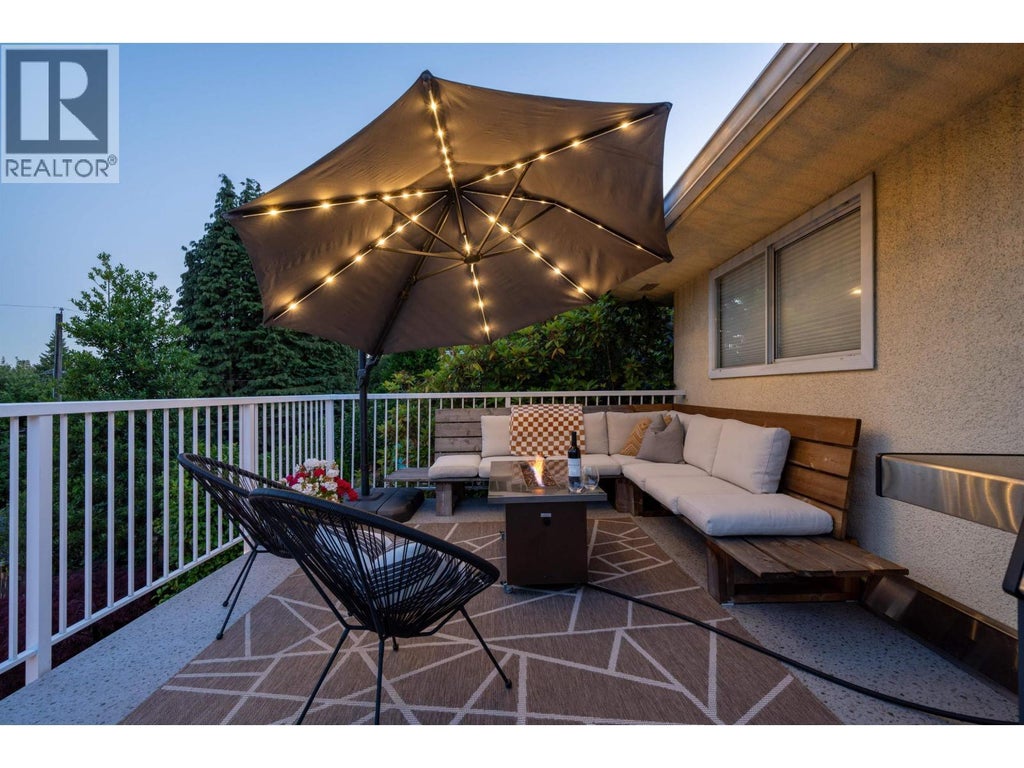 1231 Cloverley Street, North Vancouver