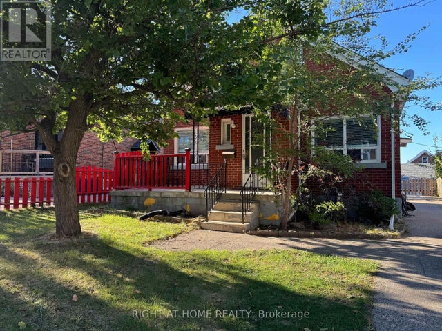 Lower - 950 Queens Boulevard, Kitchener