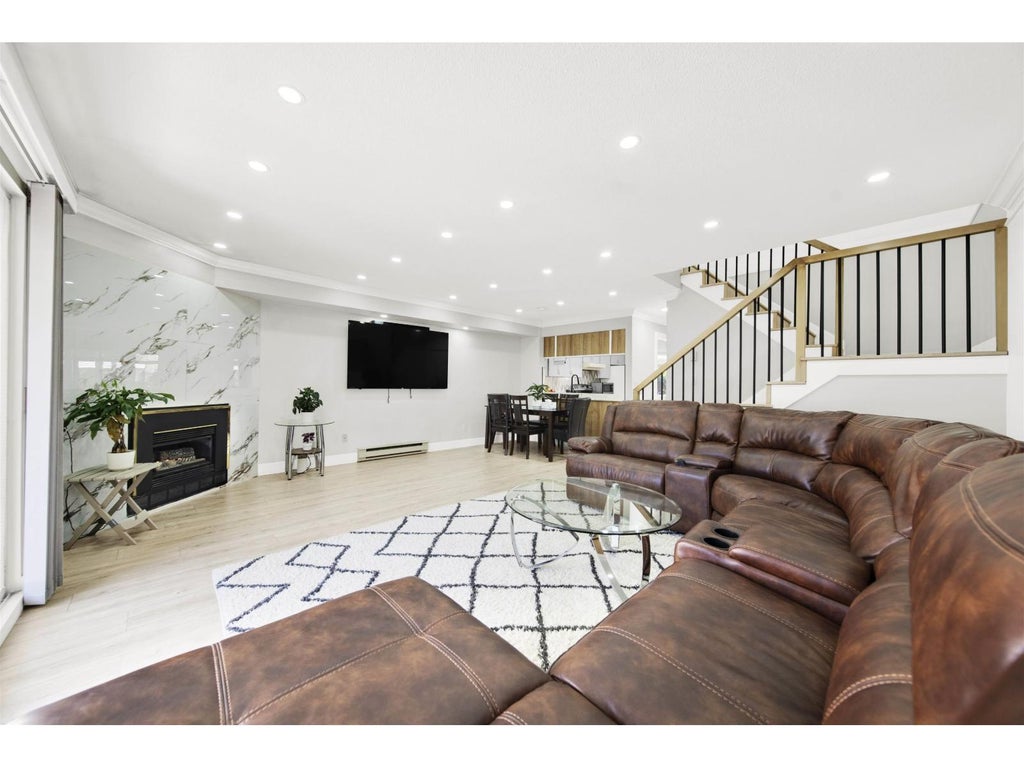 2 7560 138 Street, Surrey