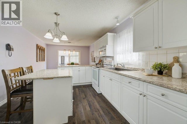 128 Wesley Crescent, Waterloo