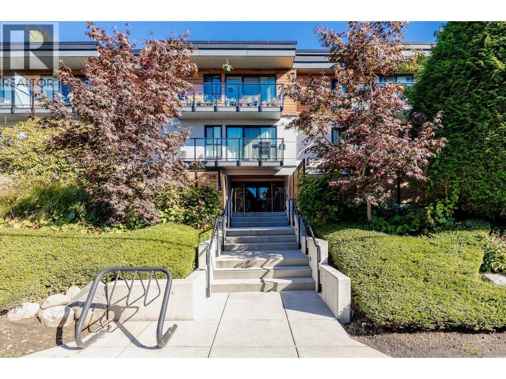 #213 215 Mowat Street, New Westminster