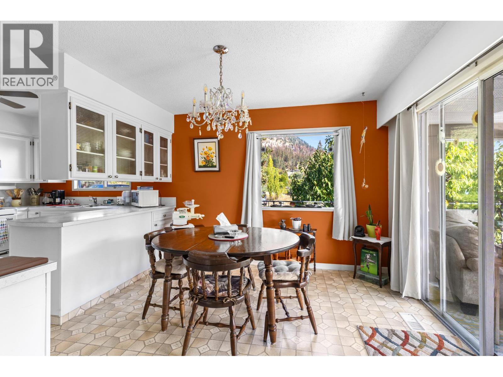 5284 Tailyour Lane. Peachland, British Columbia