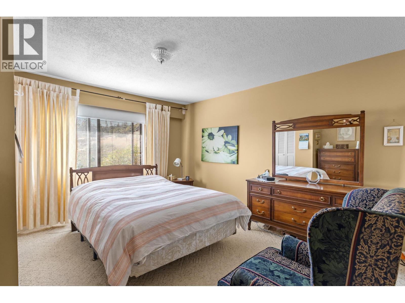 5284 Tailyour Lane. Peachland, British Columbia