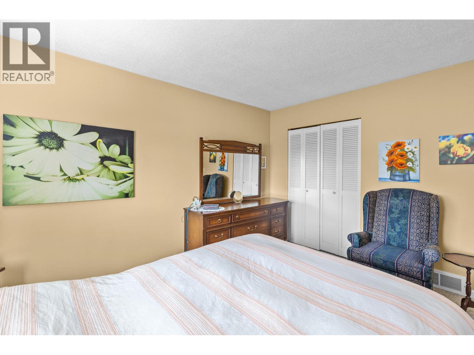 5284 Tailyour Lane. Peachland, British Columbia