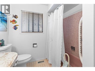 5284 Tailyour Lane. Peachland, British Columbia