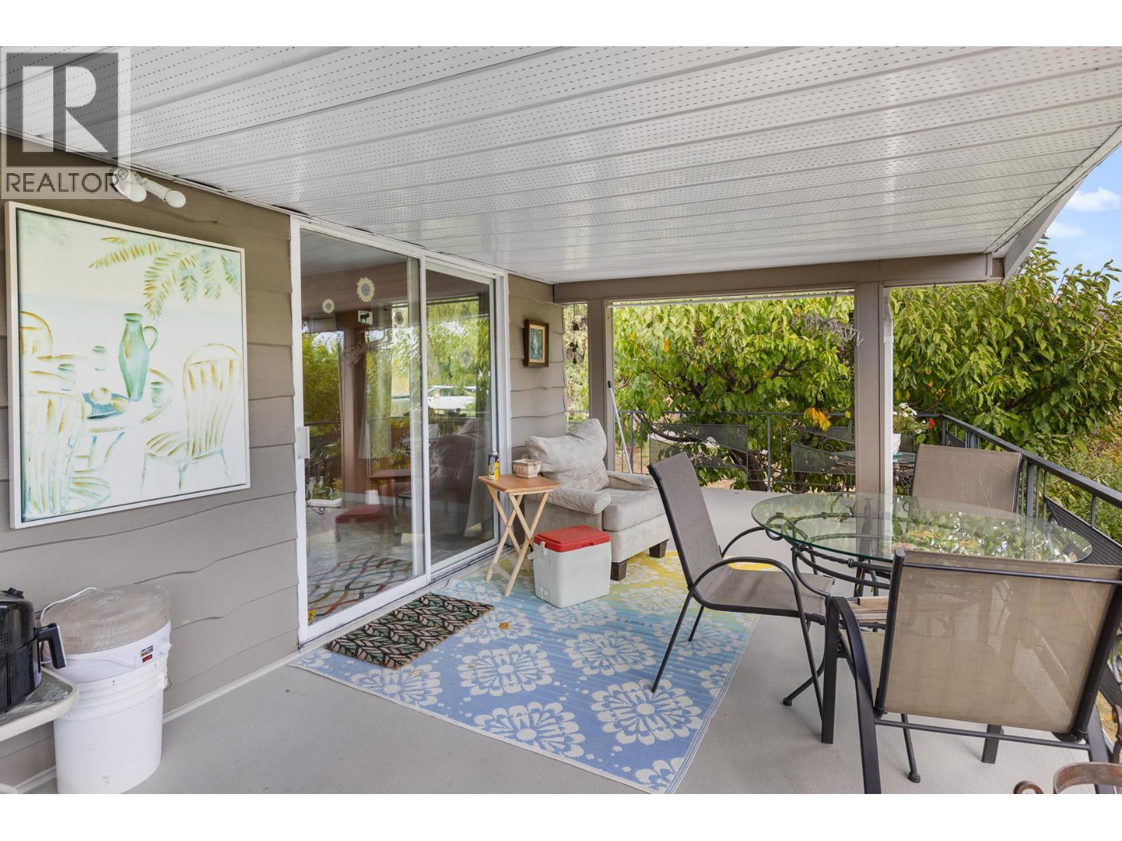 5284 Tailyour Lane. Peachland, British Columbia