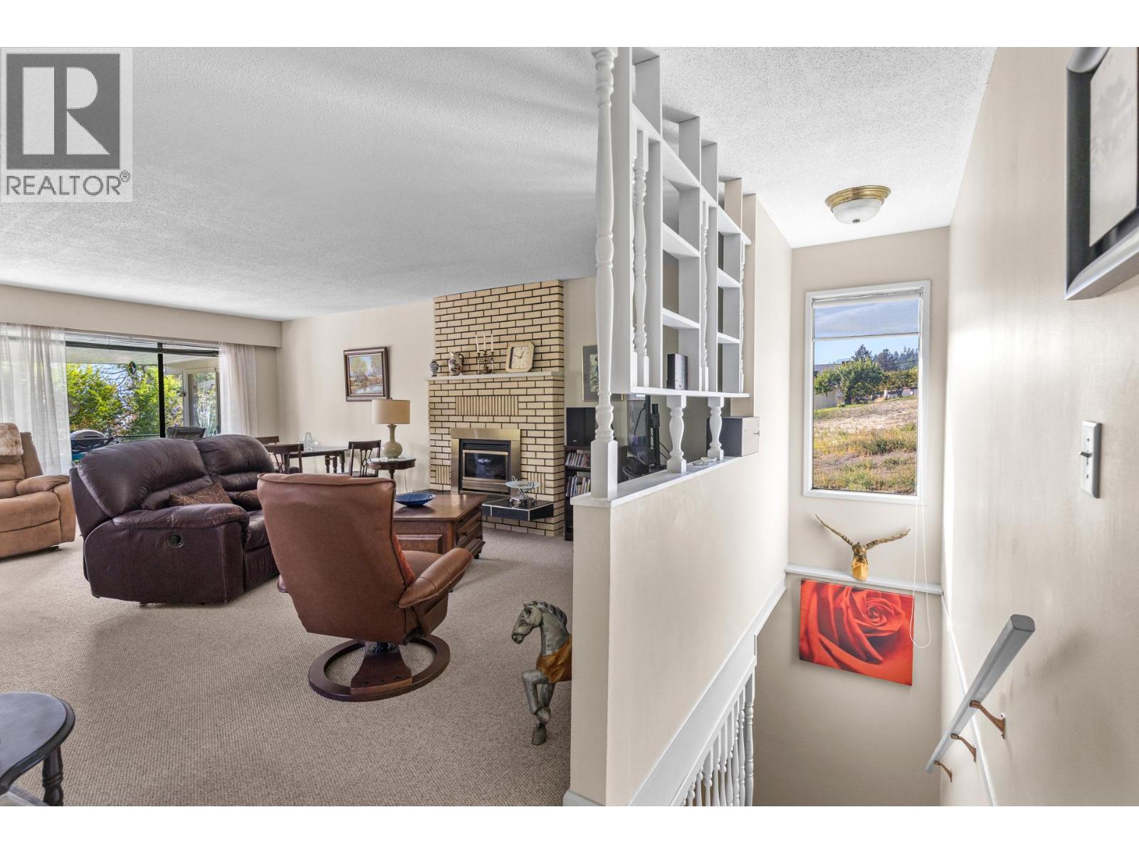 5284 Tailyour Lane. Peachland, British Columbia